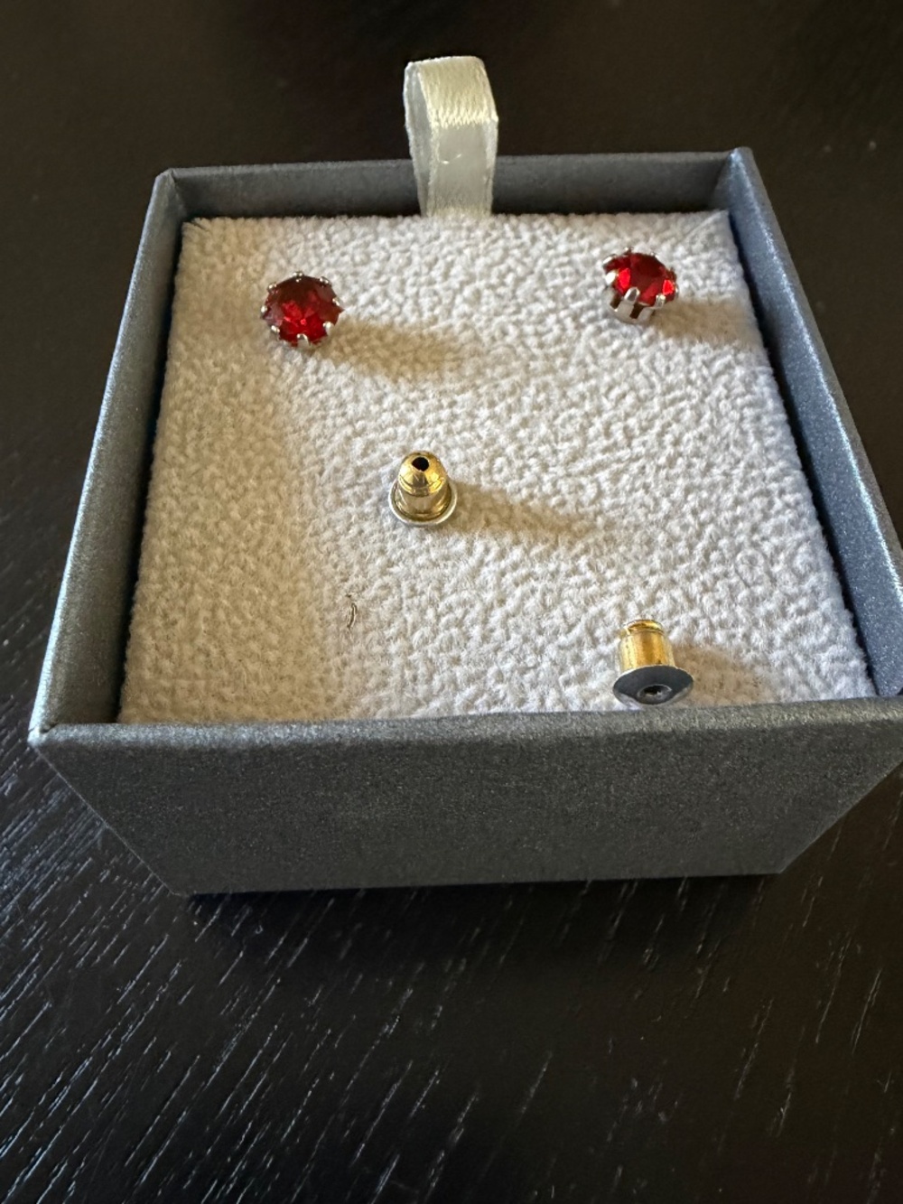Earrings - Picture 4 of 9